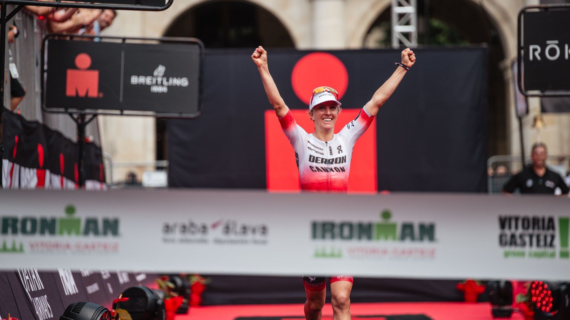 IRONMAN de Vitoria  victoria de récord de la suiza Julie Derron