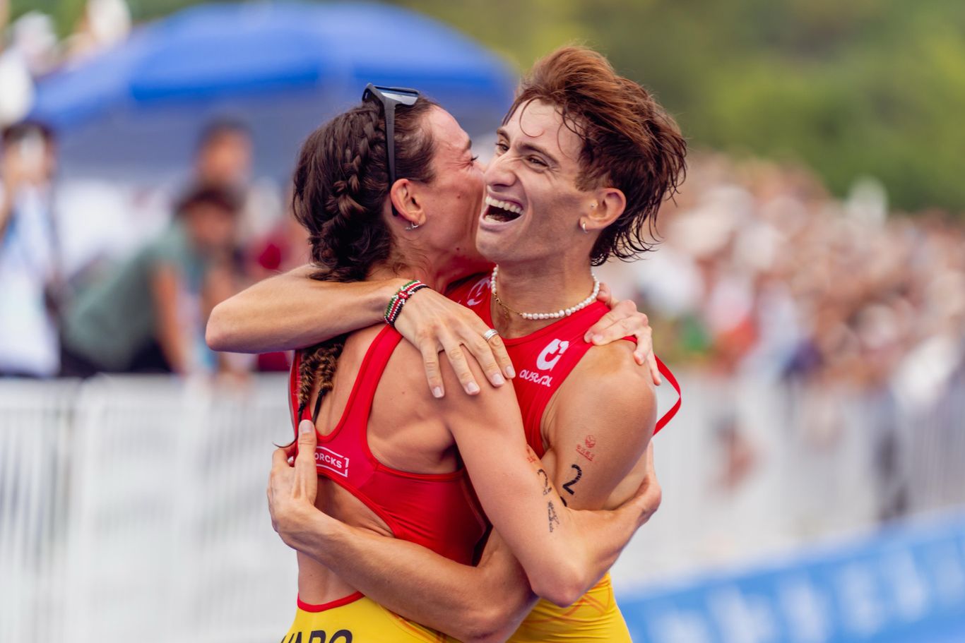 María Varo y "Javito" Martín celebrando la medalla de oro