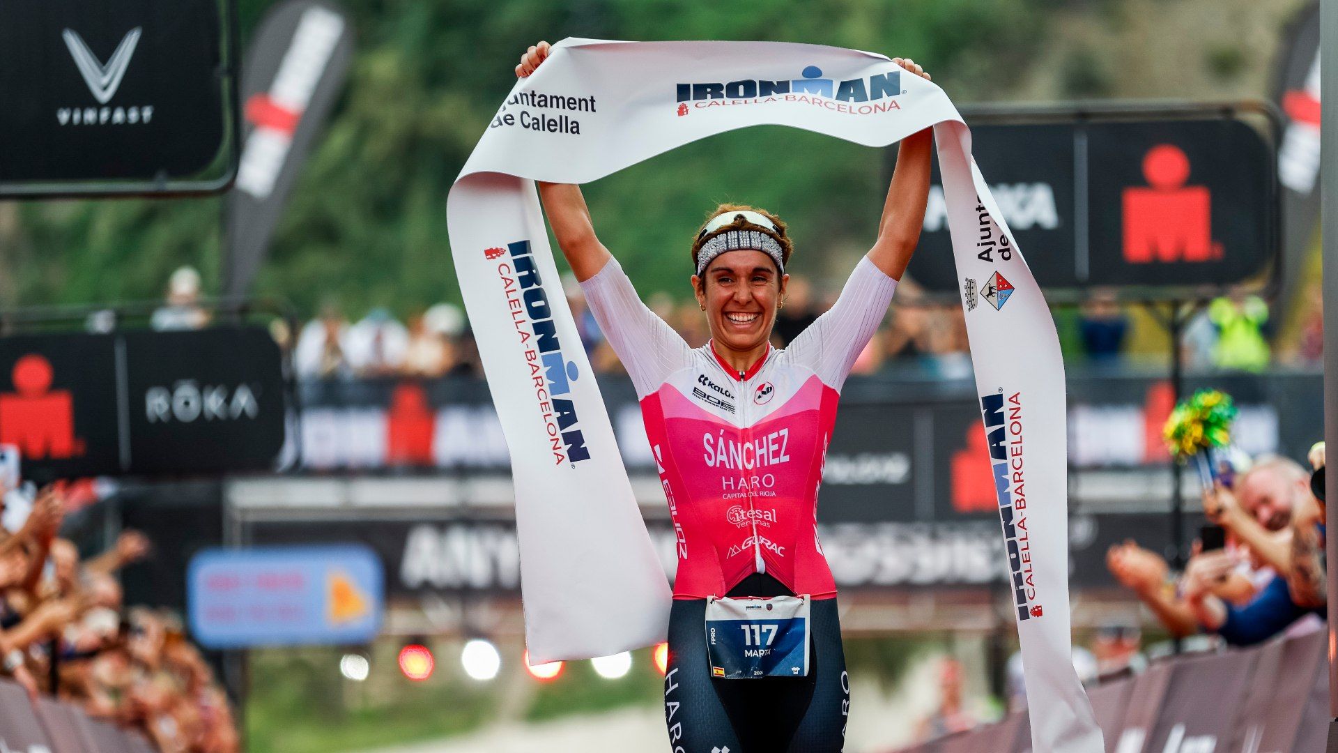 Charlamos con Marta sobre su 'viaje' desde la natación sincronizada hasta la 'meca' del triatlón
