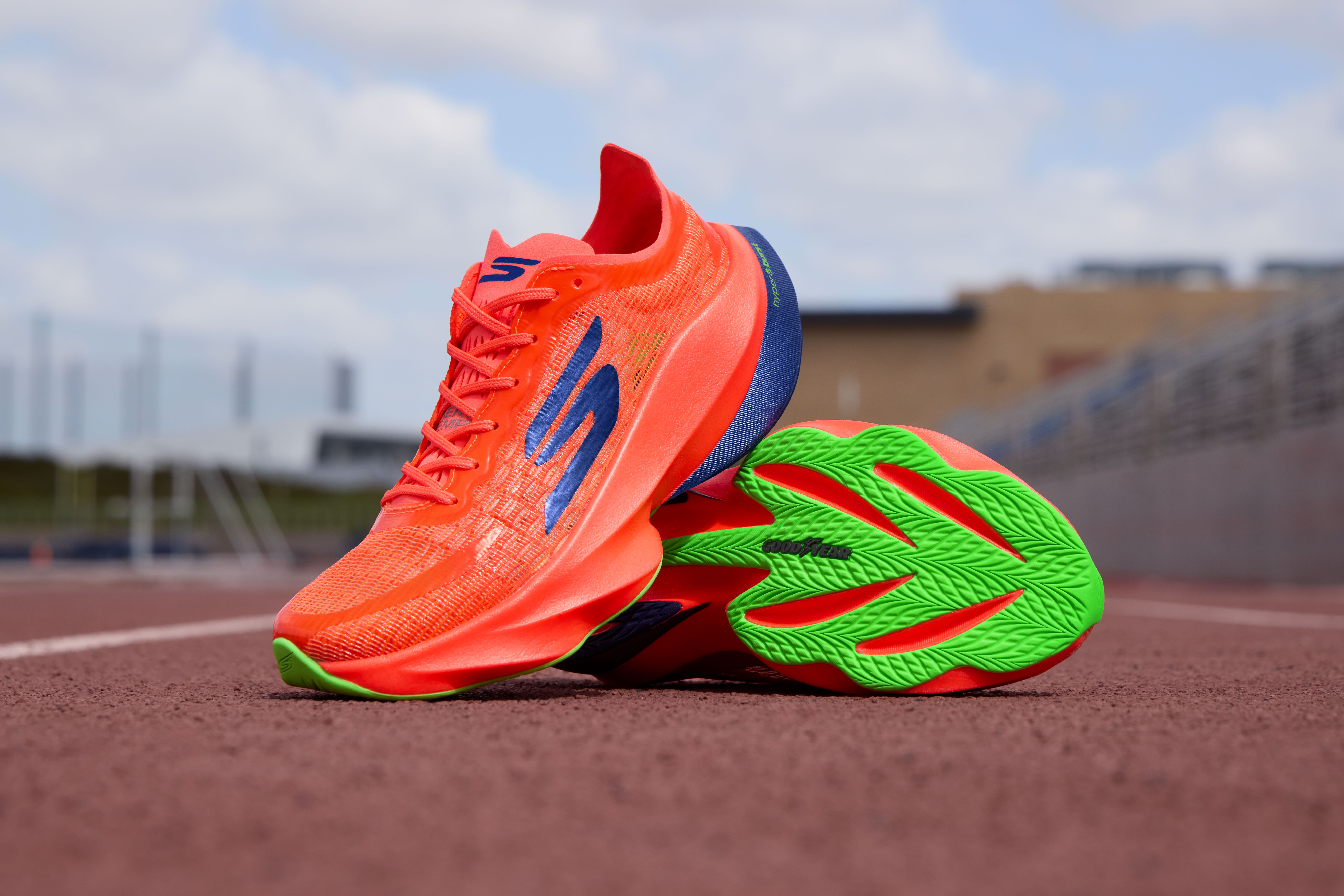 Skechers AERO Tempo 24