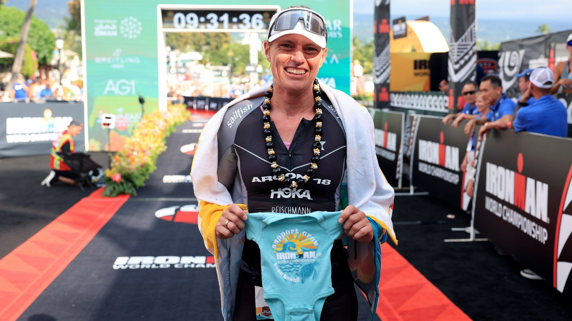Anne Reischmann, en la línea de meta de Kona