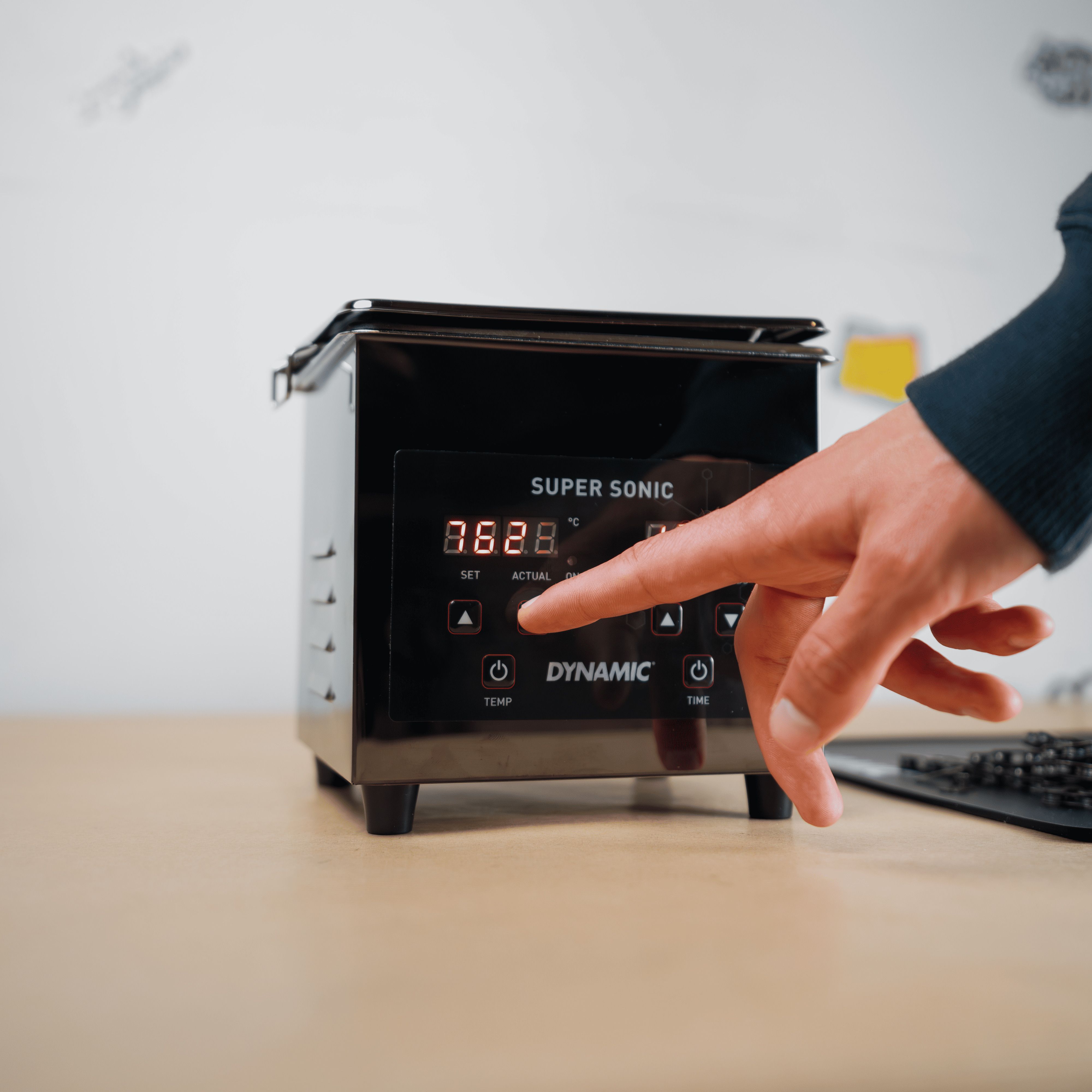 251002 Super Sonic 01 251002 Super Sonic 01