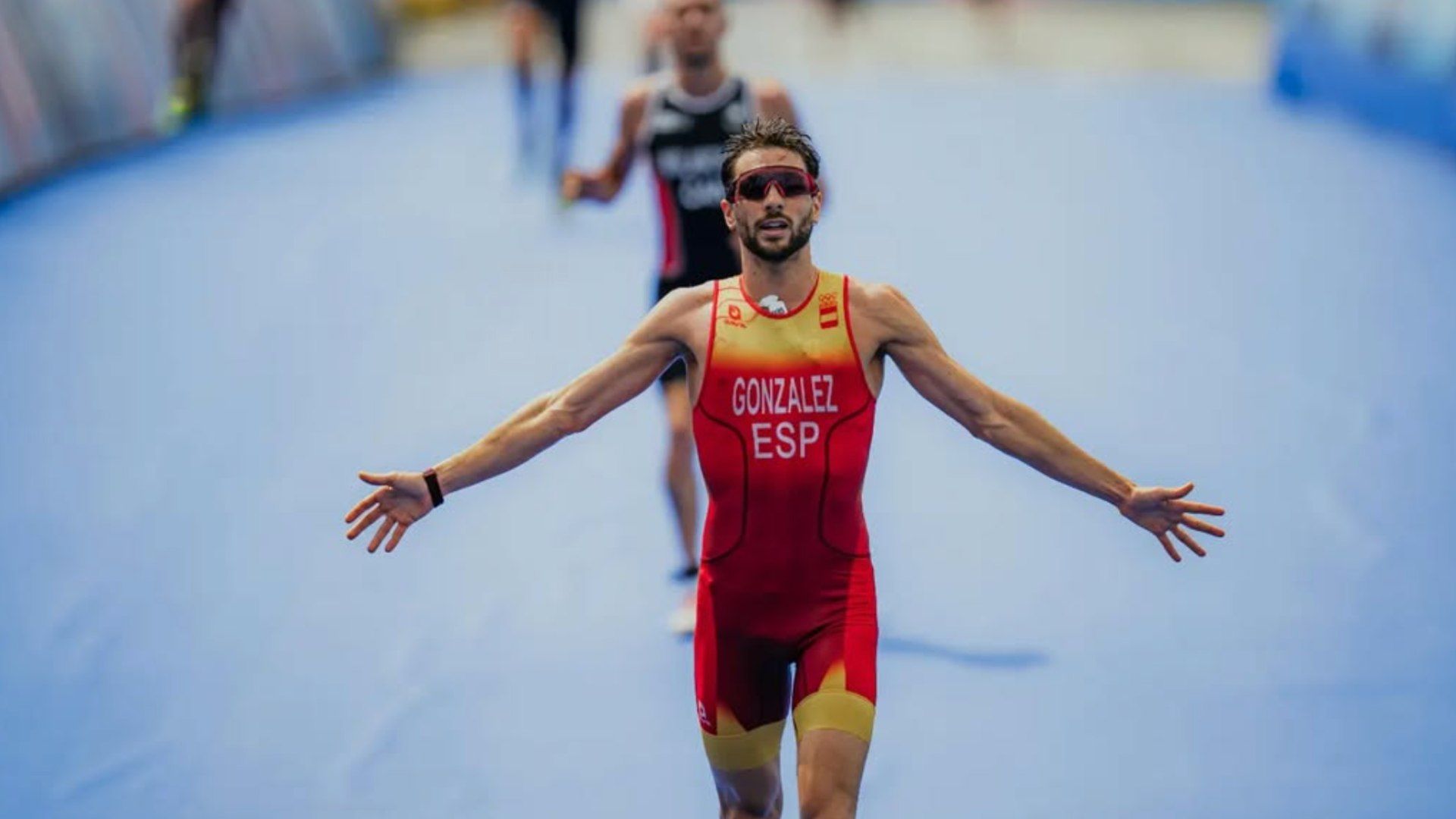 Los buenos  hábitos  de Alberto González