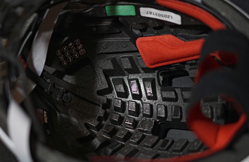 Casco Lazer Sphere KinetiCore foto 3