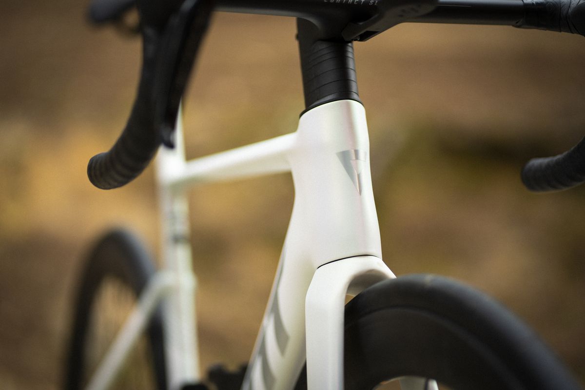 Pipa de dirección Override Aero