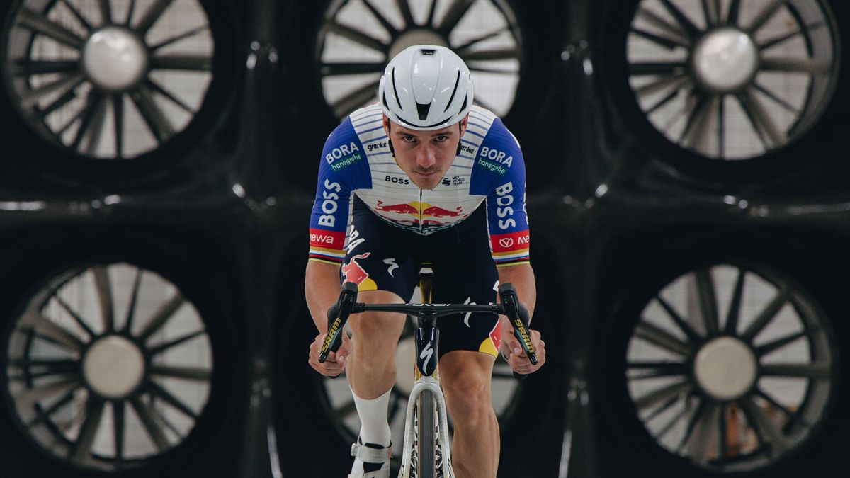 Remco Evenepoel sometido a pruebas de aerodinámica y ventilación en el túnel del viento