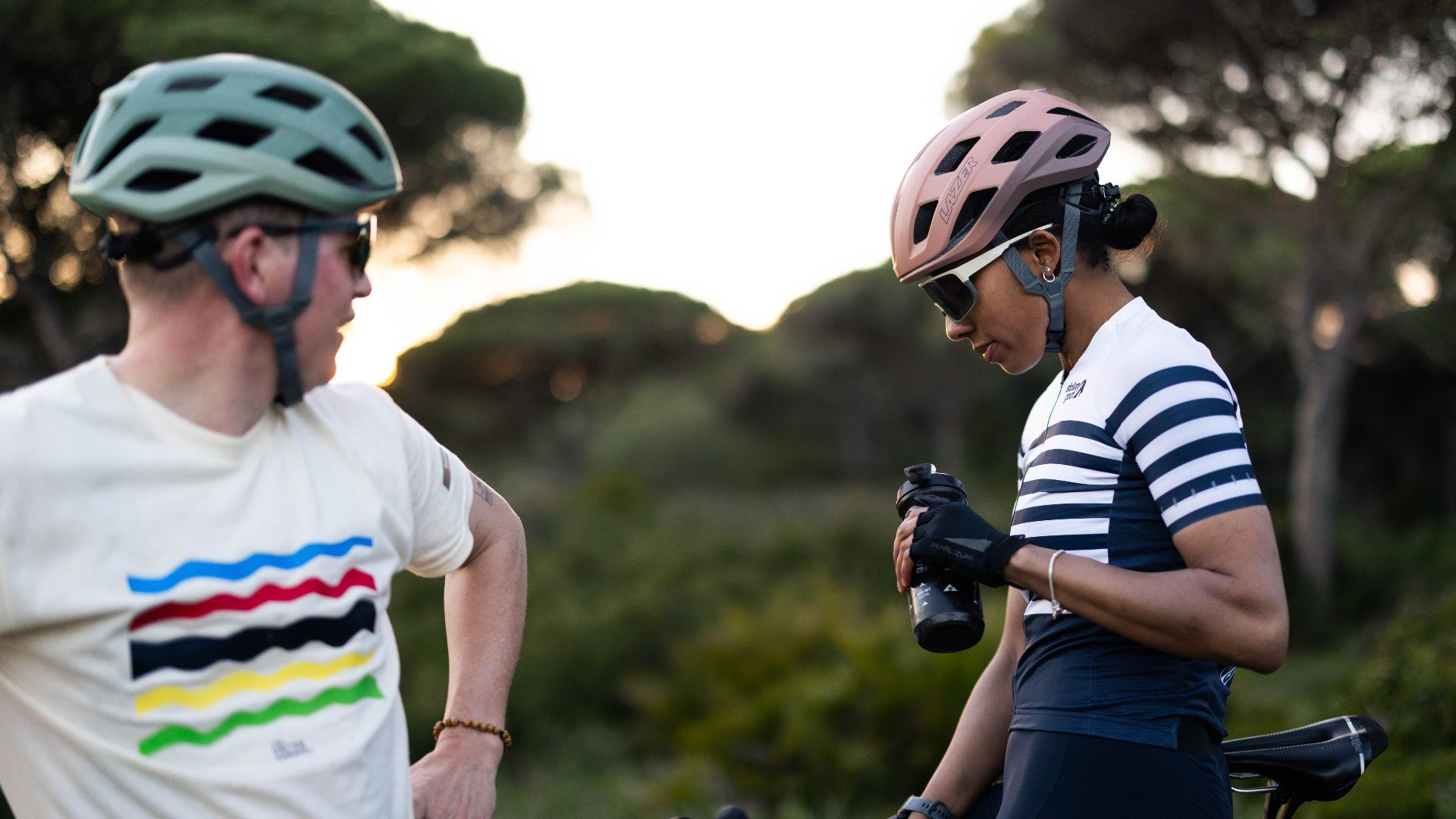 Lazer presenta el casco Blade KinetiCore para carretera y gravel.