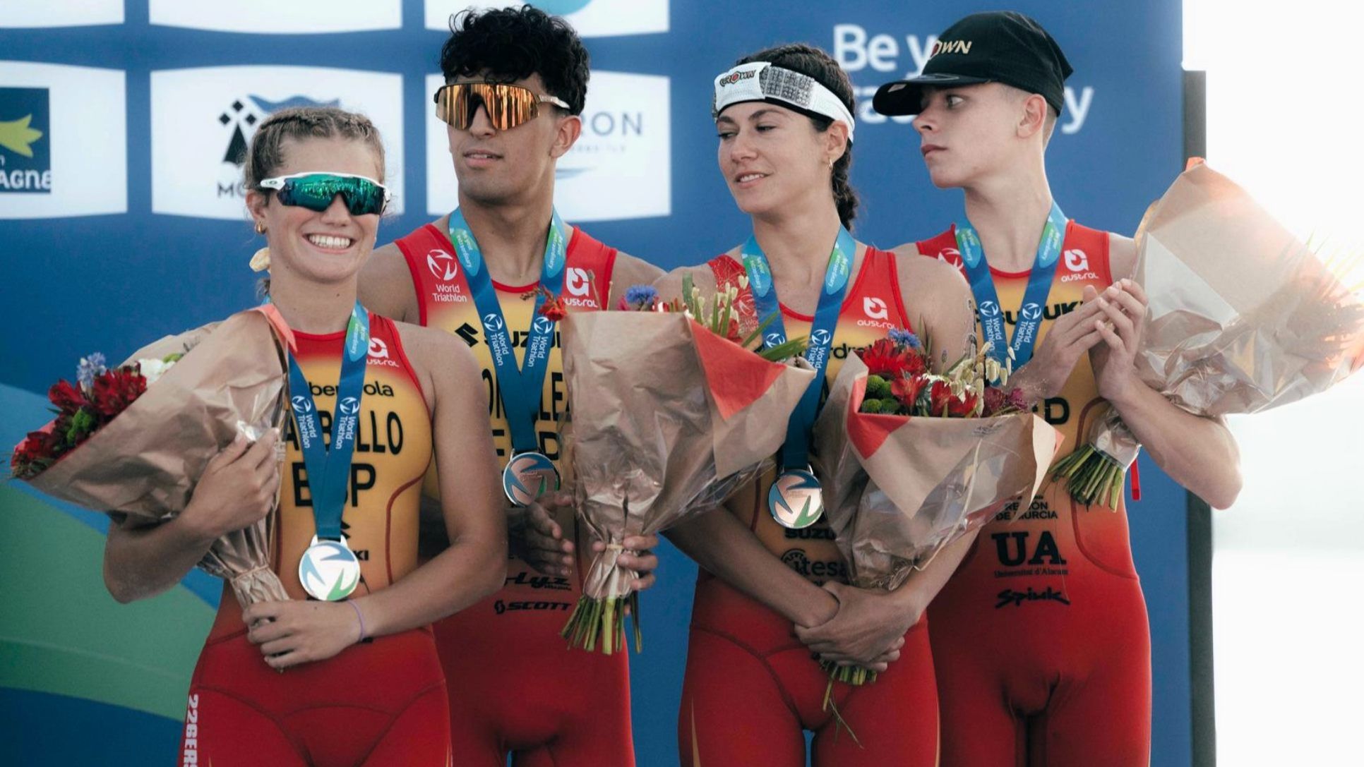 España hace historia en Quiberon con un bronce mundial en el relevo mixto.