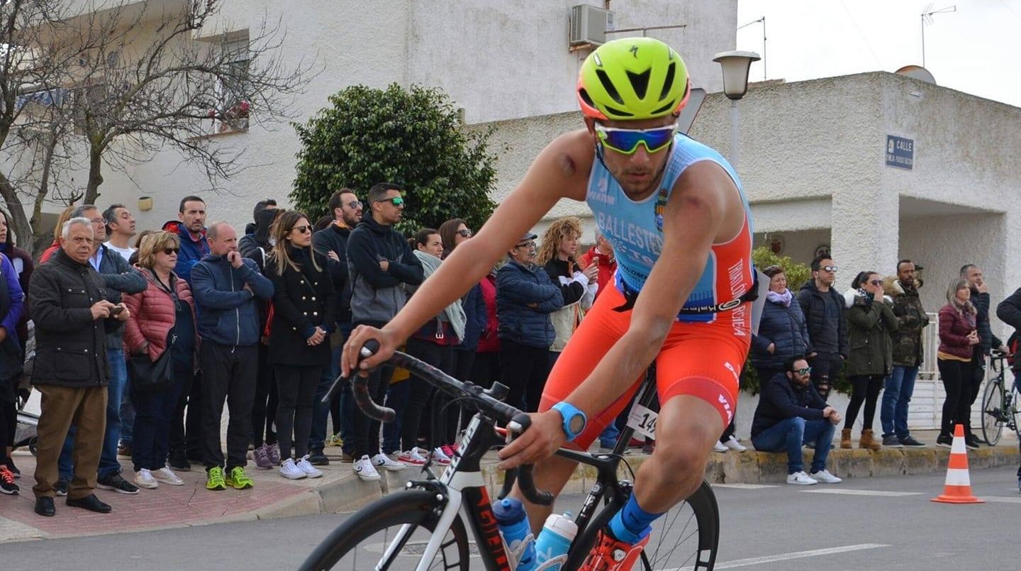 "He llegado a participar en un triatlón después de estar diez horas pescando en el barco".