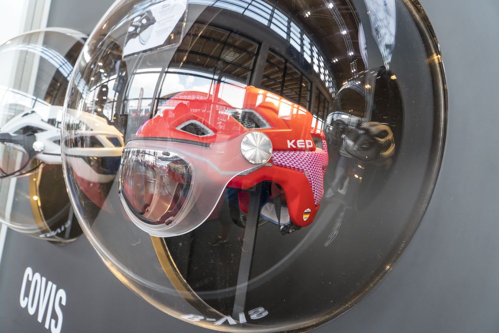 Cascos Eurobike