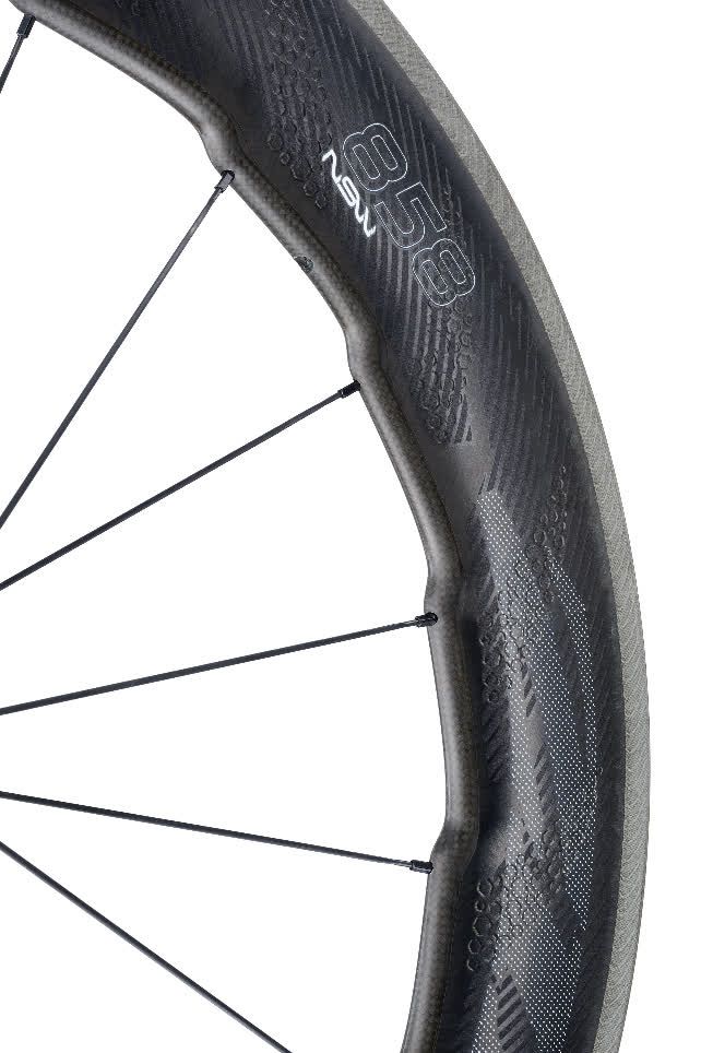 Rueda de carbono Zipp 858 NSW para frenos de disco y de llanta