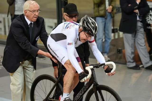 René Gaillard bate el récord de la hora con 90 años