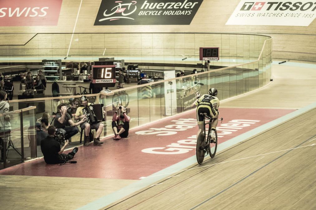 El ciclista austriaco Christoph Strasser establece un nuevo récord en pista