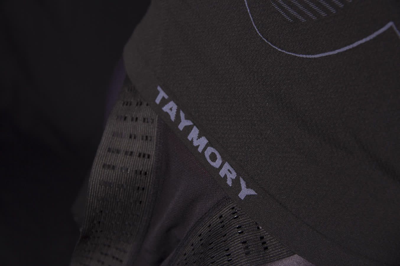 Taymory lanza una nueva línea de camisetas compresivas