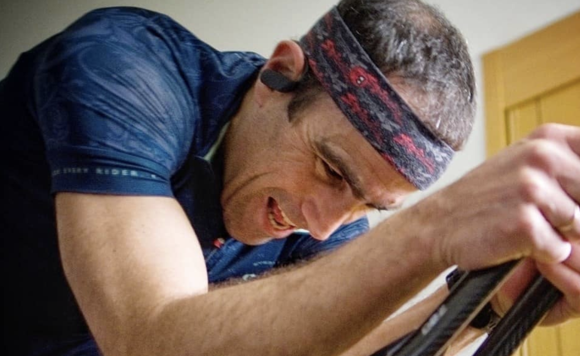 [VÍDEO-DIRECTO] Sigue aquí a Eneko Llanos en la carrera virtual de IRONMAN.