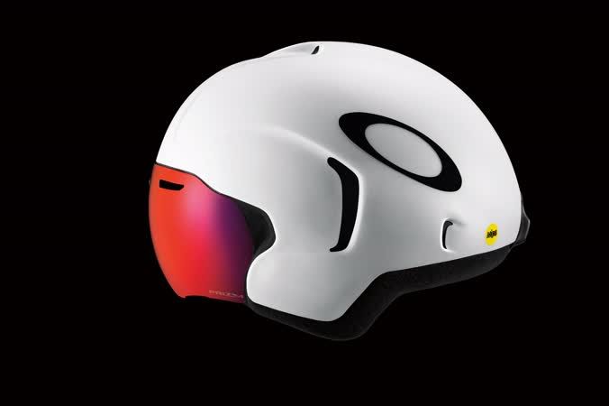 Cascos y la ropa de ciclismo Oakley