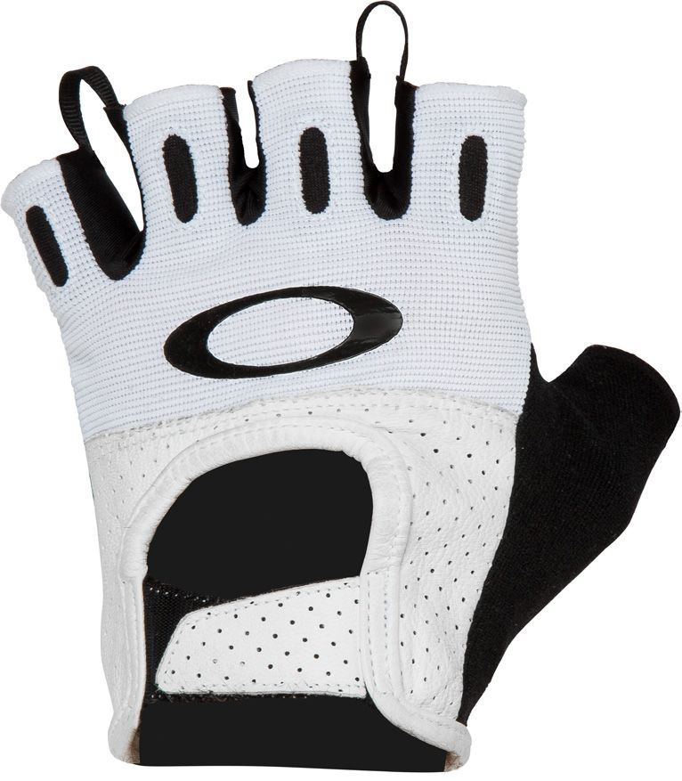 Cascos y la ropa de ciclismo Oakley