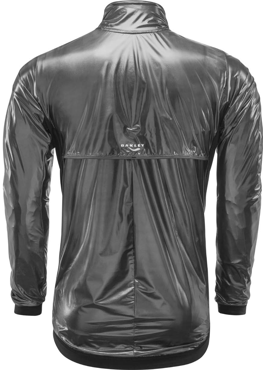 Cascos y la ropa de ciclismo Oakley