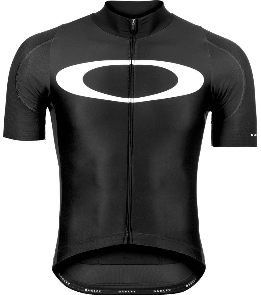Cascos y la ropa de ciclismo Oakley