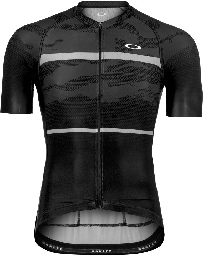 Cascos y la ropa de ciclismo Oakley