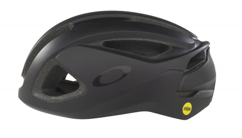 Cascos y la ropa de ciclismo Oakley