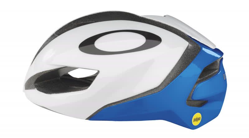 Cascos y la ropa de ciclismo Oakley