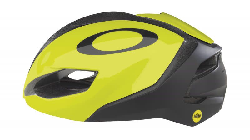 Cascos y la ropa de ciclismo Oakley