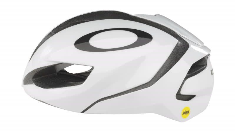 Cascos y la ropa de ciclismo Oakley