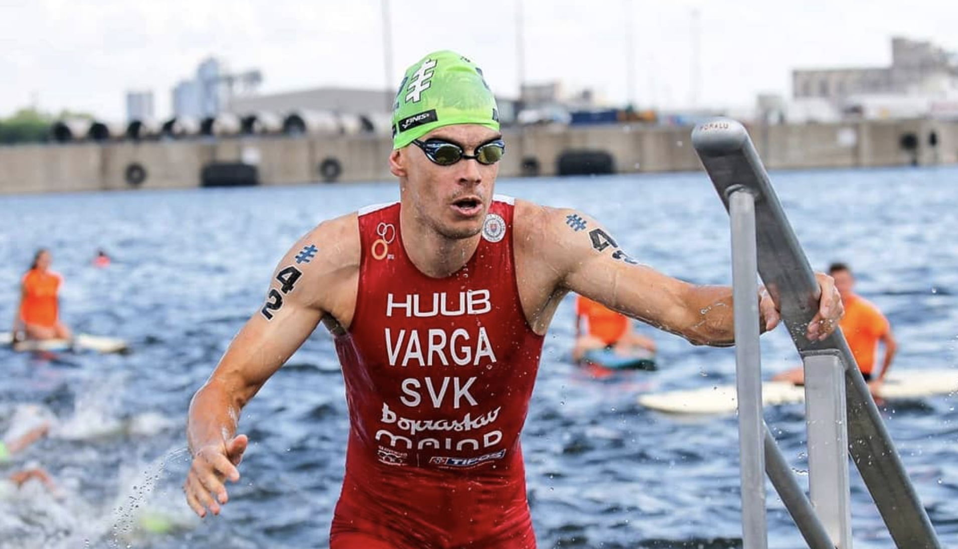 Así entrena el mejor nadador de las Series Mundiales: 22 km con series... en 4 horas y media.