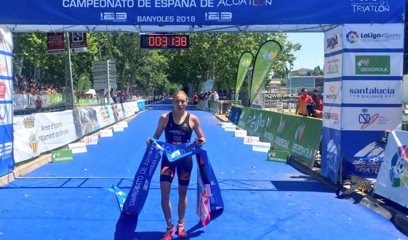 Xisca Tous, en la línea de llegada de la prueba disputada en Banyoles.
