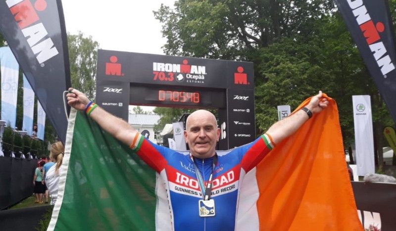 Declan Loy, en la llegada del Ironman 70.3 de Otepää, en Estonia.