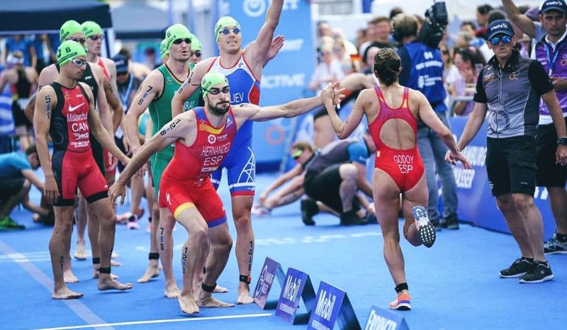 Anna Godoy y Vicente Hernández, durante el Campeonato del Mundo por Relevos Mixtos de Hamburgo 2018.