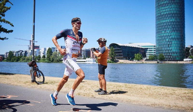 Jan Frodeno, durante el segmento de carrera a pie del Ironman de Frankfurt 2018.