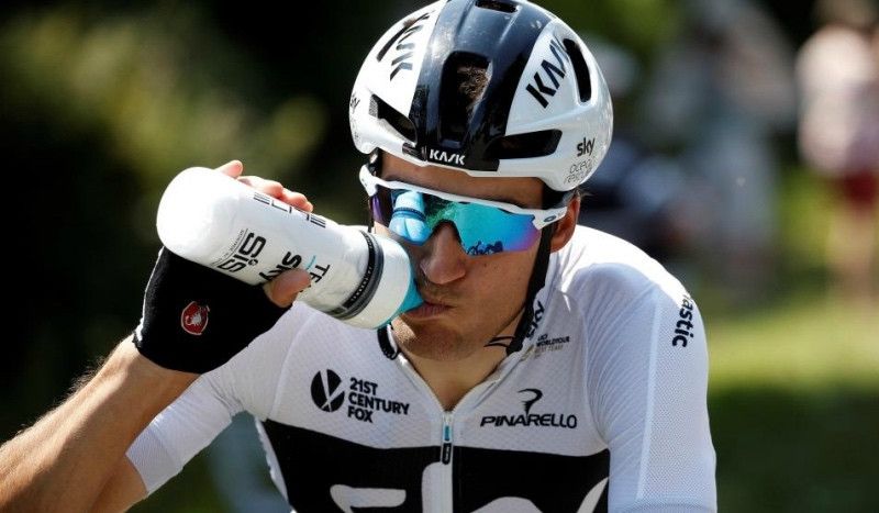 Gianni Moscon, expulsado del Tour por agredir a otro corredor