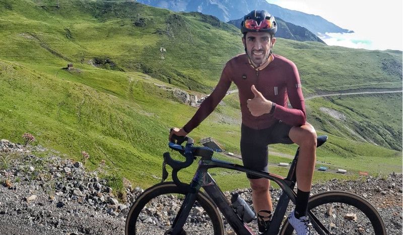 Alberto Contador, en la cima del Col du Portet.