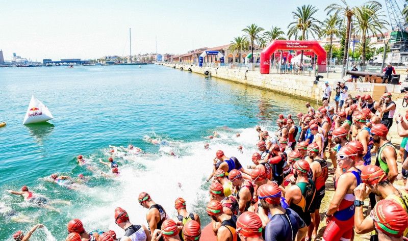Cerca de un millar de deportistas disputarán el Triatló Port de Tarragona