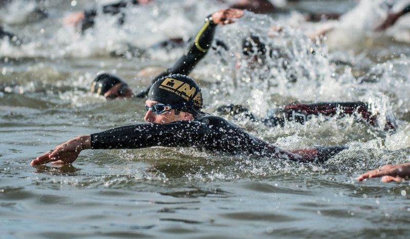 Muere un triatleta tras ser rescatado del agua en el Ironman 70.3 de Boulder