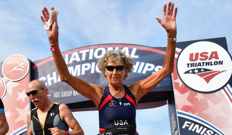 'La monja de hierro', de 88 años, vuelve a ganar el CTO de Estados Unidos de Triatlón