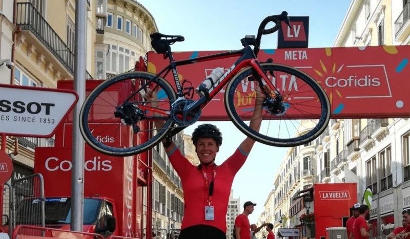 La increíble Vuelta de Monika Sattler: 3.300 km por delante del pelotón