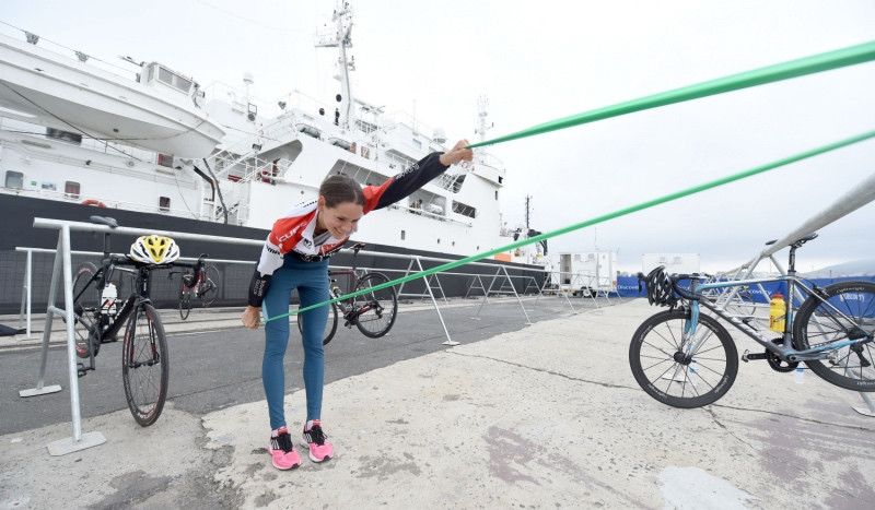 ¿Quieres empezar un triatlón como es debido? Calienta como un PRO