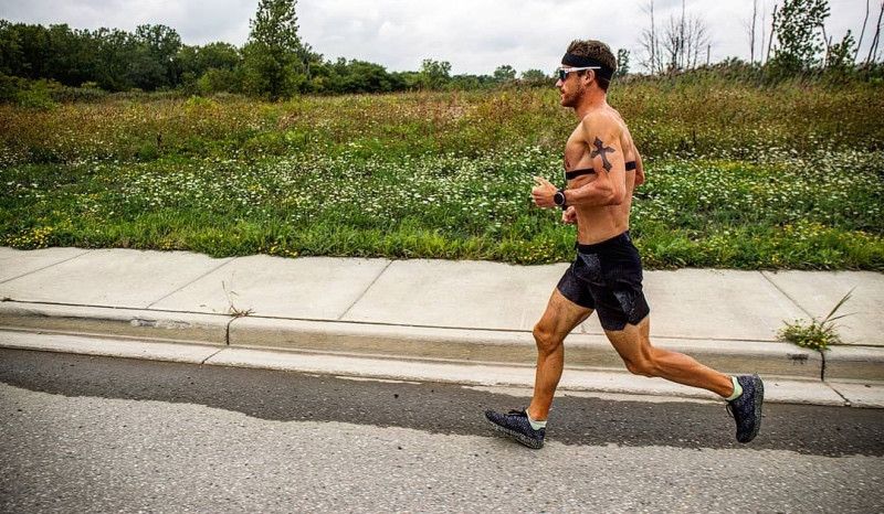 (VÍDEO) Lionel Sanders por fin se aclara con su plan de nutrición para Kona