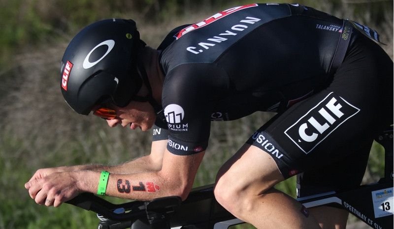 Andrew Talansky sube otro peldaño y acaba 6º en el 70.3 de Santa Cruz