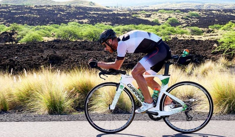Así ha sido el primer entrenamiento de Lionel Sanders en Kona