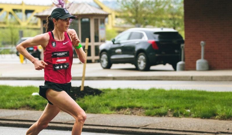 (VÍDEO) Las series de Gwen Jorgensen para preparar el maratón de Chicago