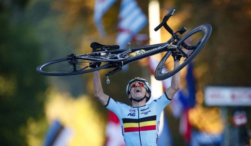 El 'prodigio' del Mundial de Ciclismo corrió una media en 1h16 con 16 años