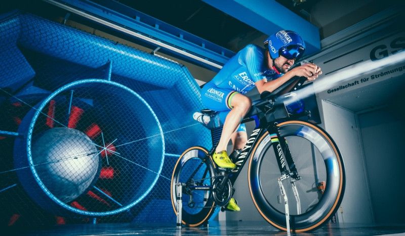 (VÍDEO) Un acople 'futurista' para que Patrick Lange baje de las 8 horas en Kona