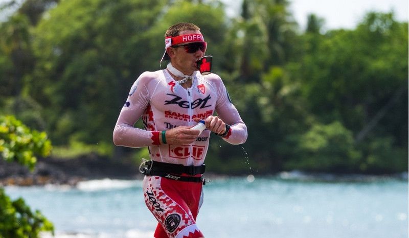 Otra ‘víctima’ de la fractura por estrés: Hoffman dice adiós a Kona
