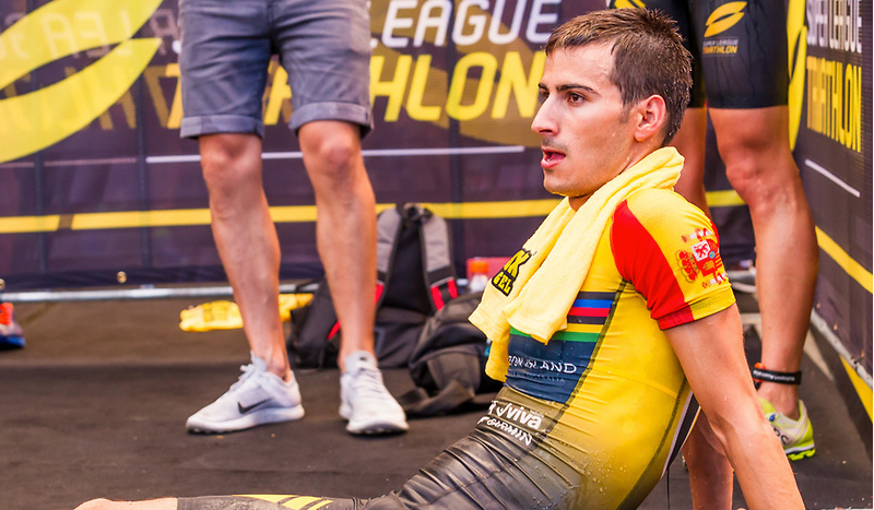 (VÍDEO) Mola acaba 8º en la Super League de Jersey; triunfo para Vincent Luis