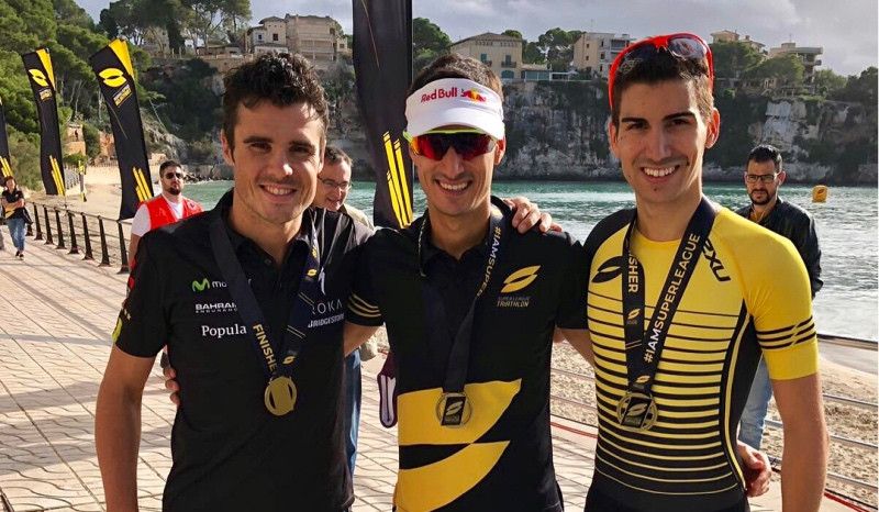 Gómez Noya y los hermanos Mola forman equipo y ganan en Mallorca