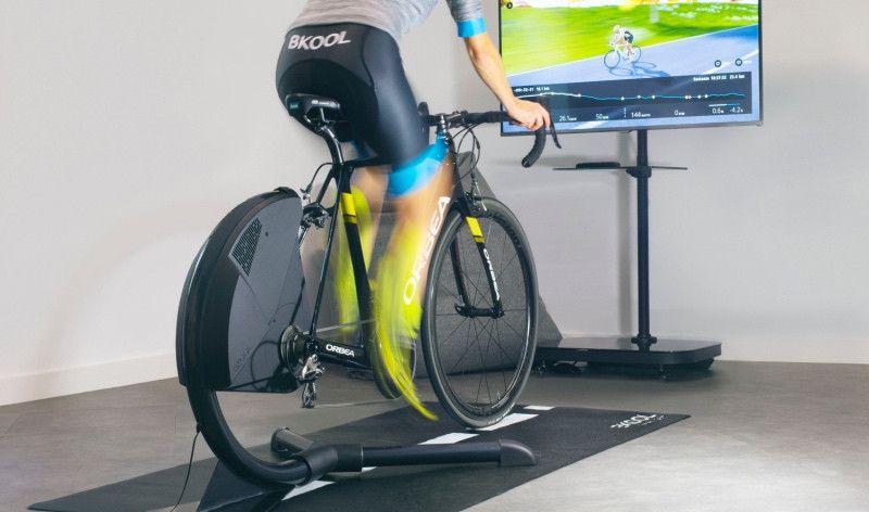 Bkool lanza el rodillo Smart Air